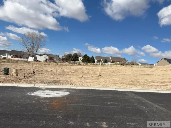 23 Falcon Ridge Dr, Pocatello, ID 83201