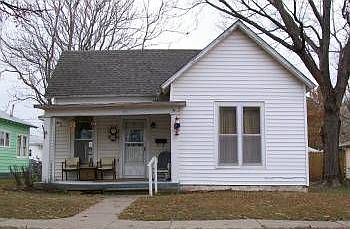 1st image of 611 N B St