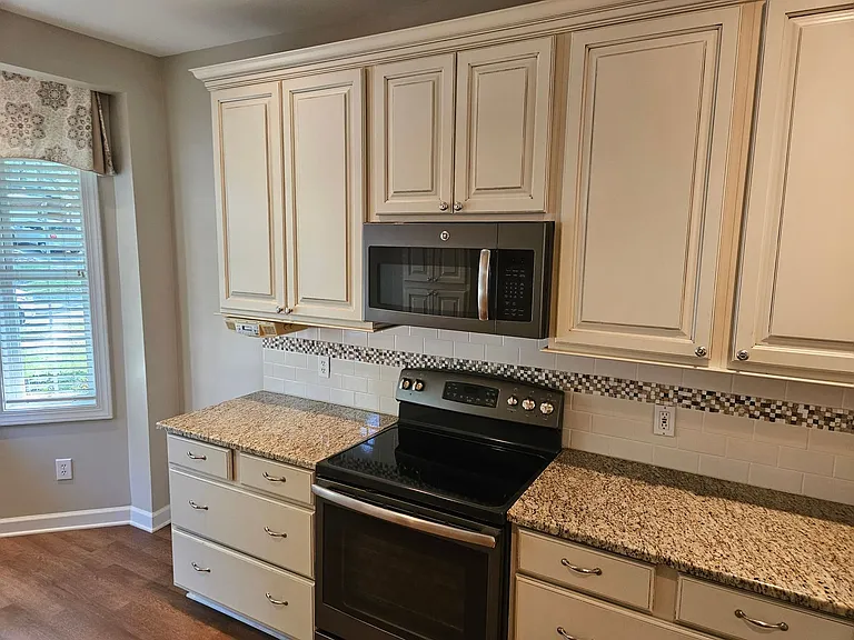 3214 Philmont Dr — Photo 10