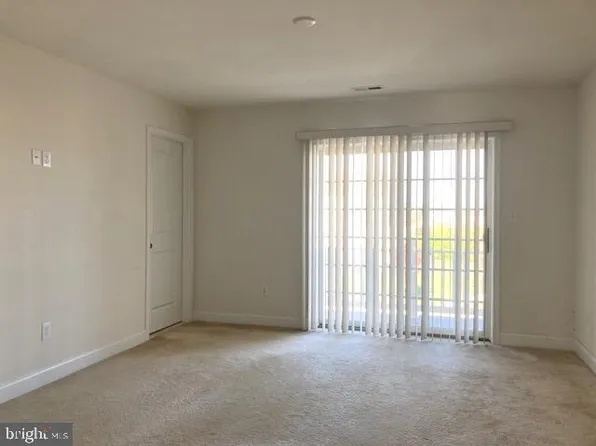 810 Quinn Ct, New Castle, DE 19720