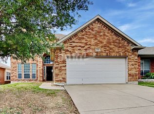 2108 Carlotta Dr, Fort Worth, TX 76177