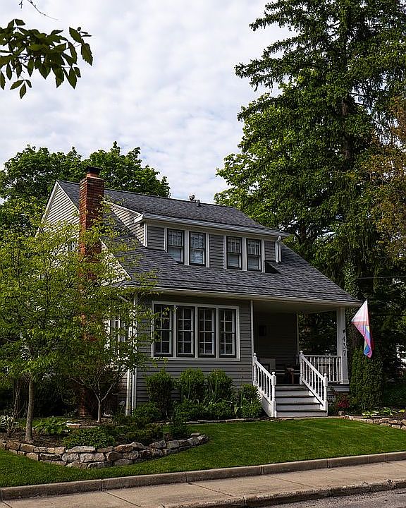 1st image of 437 Bell St