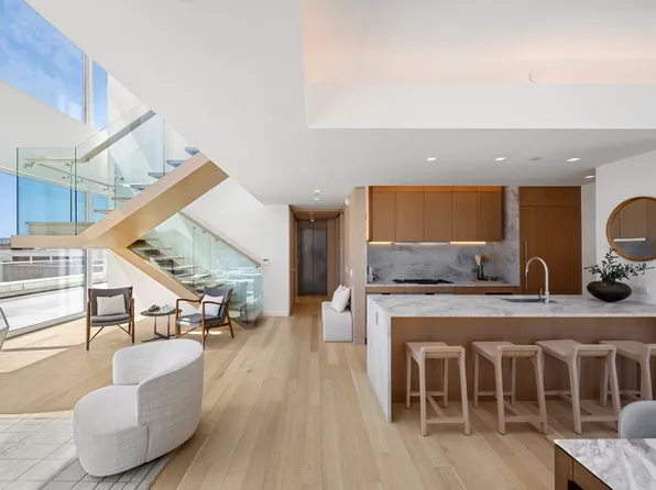 611 West 56th Street image 4 of 22