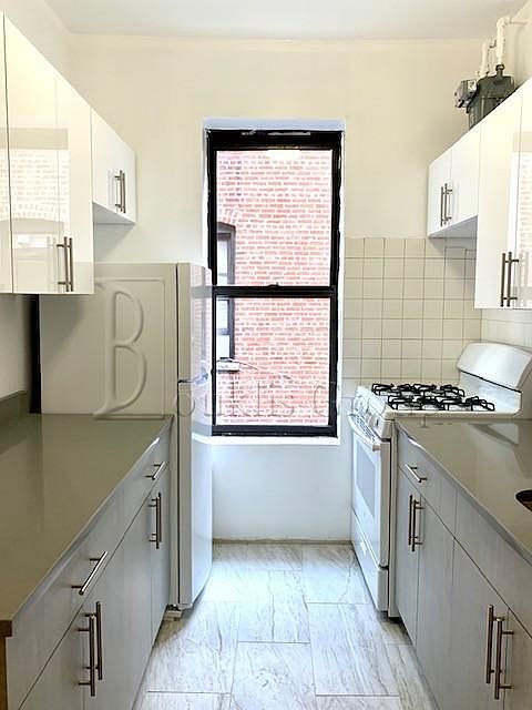 1st image of 142 W 83rd St #20