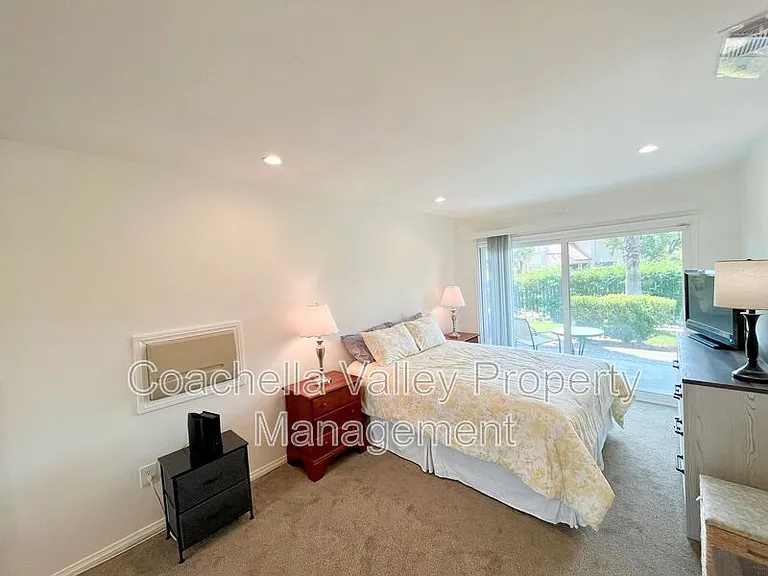 2010 Lawrence Crossley Rd #8 — Photo 18