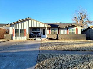 12 Ridgecrest Dr, Chickasha, OK 73018
