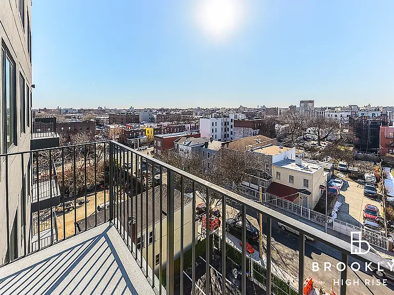 1010 Rogers Ave #5F — Photo 7