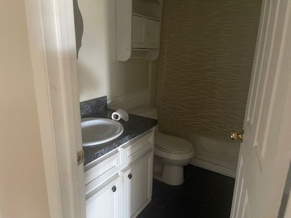 313 Dirksen Dr APT F12