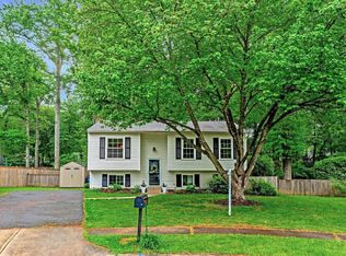 12617 Glenbrooke Woods Dr, Herndon, VA 20171