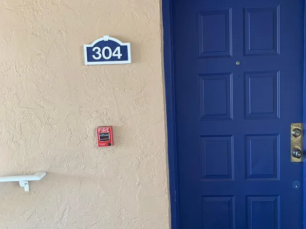 10520 SW 158th Ct APT 304, Miami, FL 33196