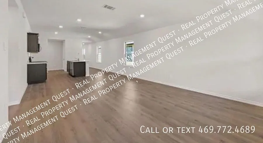 Coming soon! This home is currently not available for showings — Photo 3