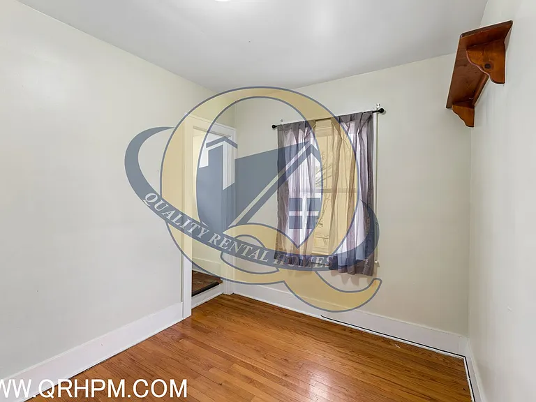 2544 Tyrone St — Photo 12