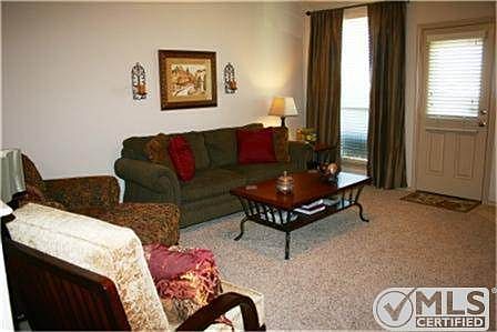 5th image of 2540 Priscella Dr