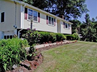 61 Bradbury Rd, Lancaster, MA 01523