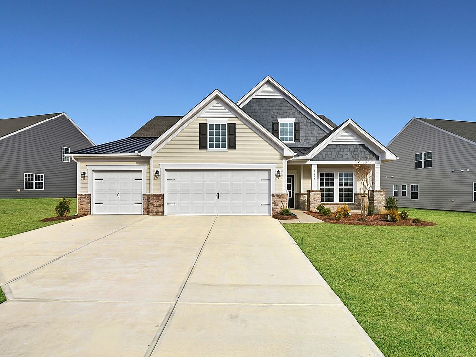 Roselyn Holden 2268 Moon Crest 01 1