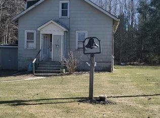 2129 New Rd, Waterford, PA 16441