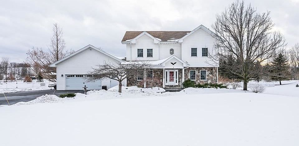 1st image of 1 Eagles Nest Pl