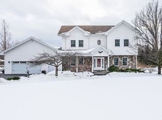 1 Eagles Nest Pl, Penfield, NY 14526