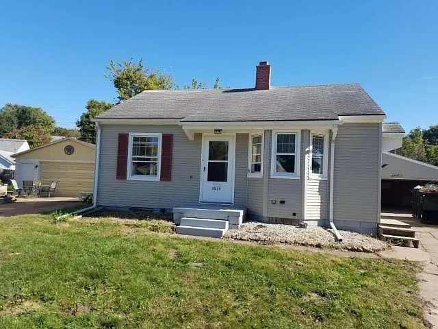3517 10th St photo 1