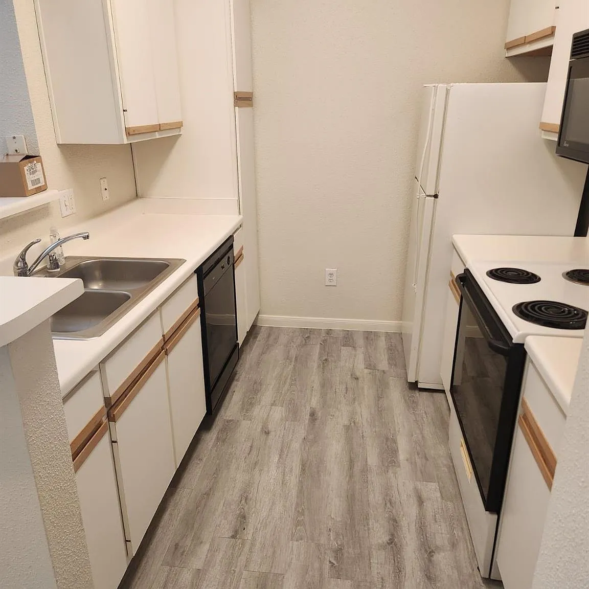 1 bed, 1.0 bath, 623 sqft, $1,350 — Photo 2