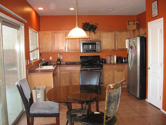 3rd image of 44149 W Garden Ln