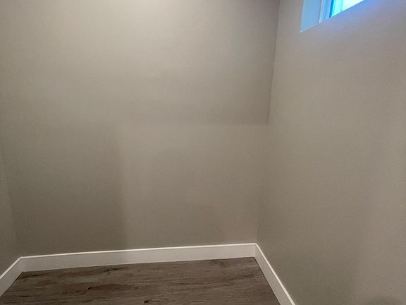 3rd image of 412 Punahou St
