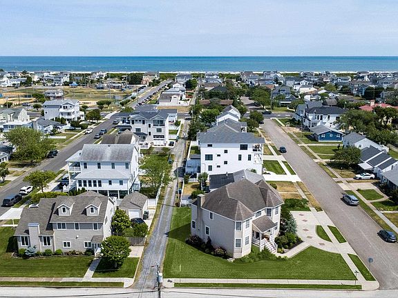 2nd image of 2604 Revere Blvd