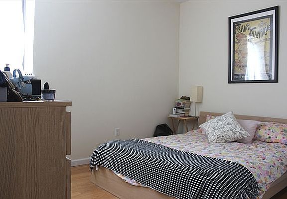 5th image of 167 8th Ave APT 5E