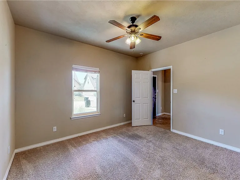 3414 Cullen Trl — Photo 14