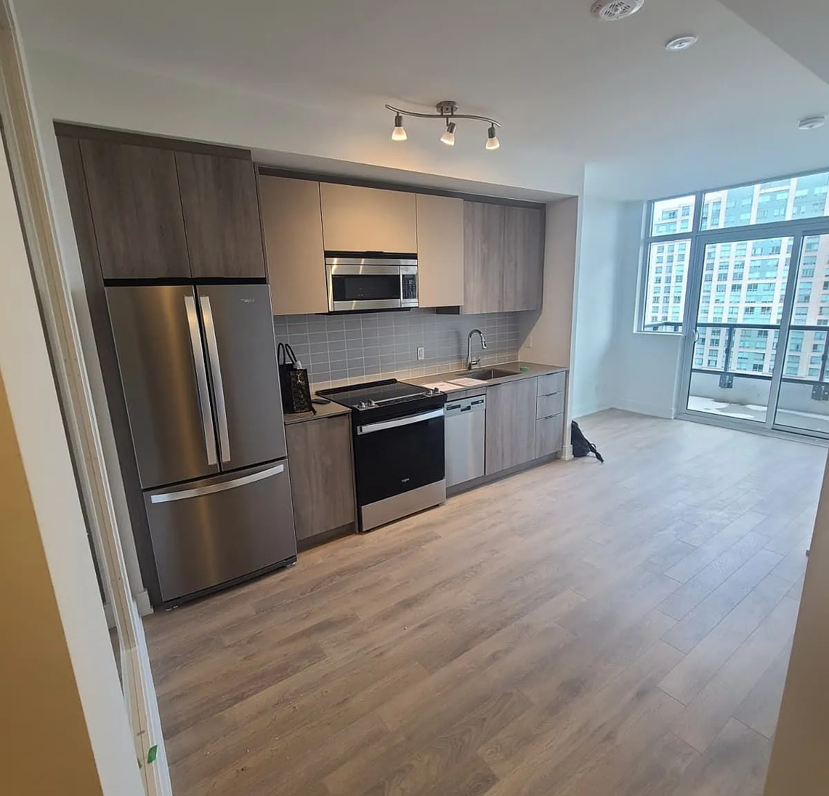 2 bed, $2,500 — Photo 1