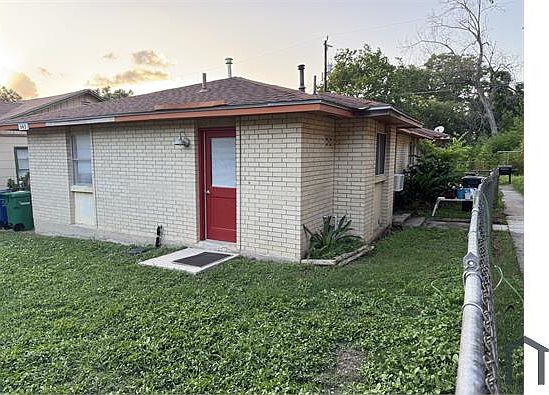 1st image of 543 Queen Anne Ct #1
