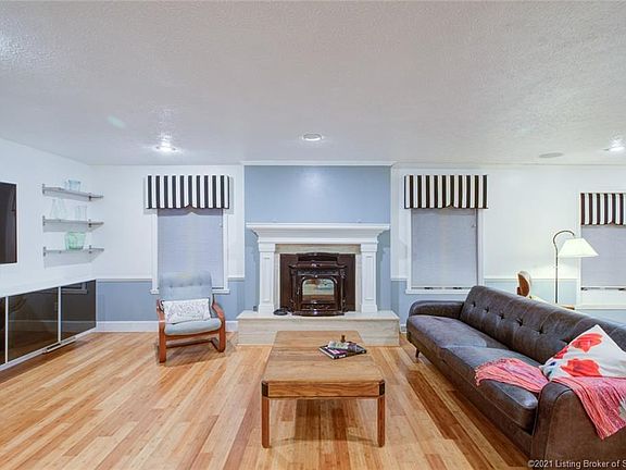 5th image of 1003 Wildwood Ln