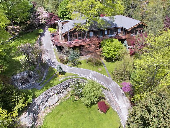 3rd image of 1113 Barrett Cir W
