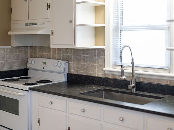 4th image of 668 N Bath Ave #A