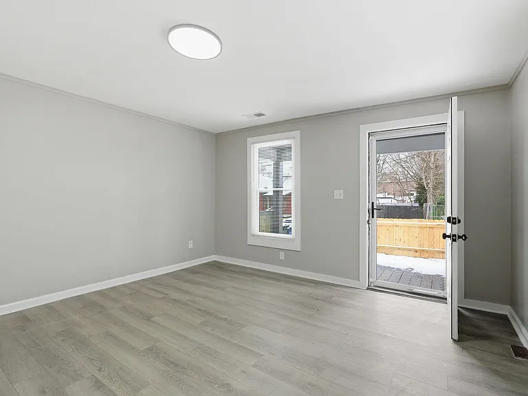 308 E 7th St #1 — Photo 10