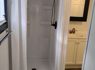 1601 Army Post Rd #8, Des Moines, IA 50315