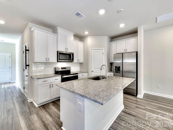 4th image of 840 Gerard Bay Dr