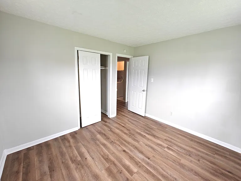 1442 Coachlite Dr — Photo 9