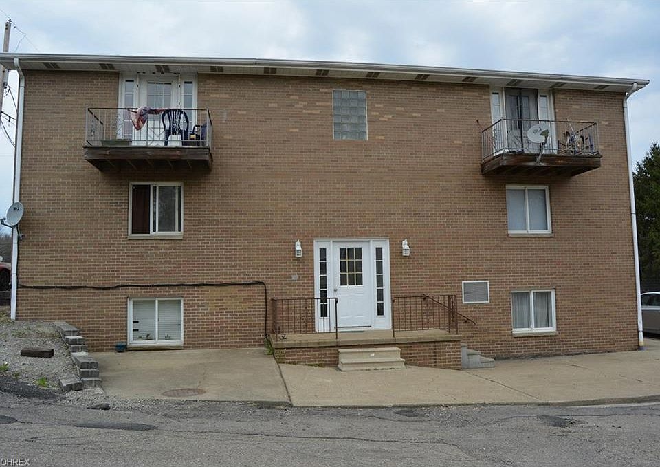 1st image of 28 Pioneer Dr Unit 4