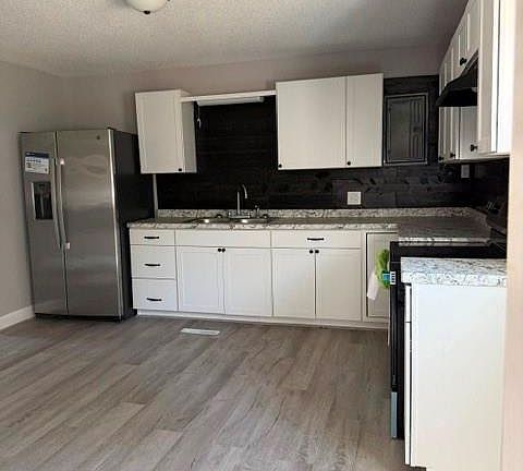 3rd image of 1009 Poplar St