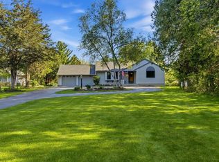 3519 Nagawicka Rd, Hartland, WI 53029