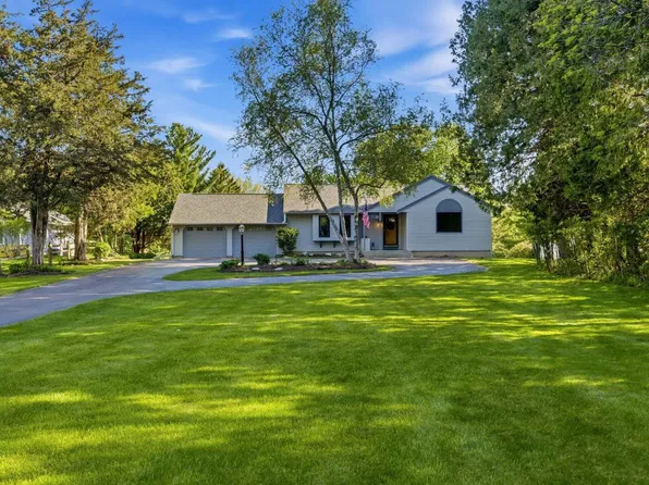 3519 Nagawicka ROAD, Hartland, WI 53029