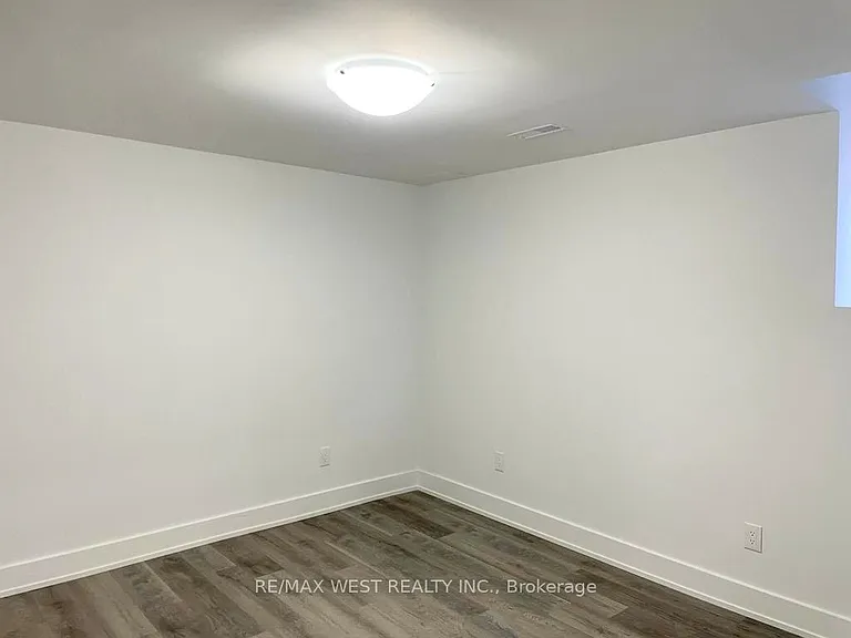 26 Smoothwater St #BASEMENT — Photo 11