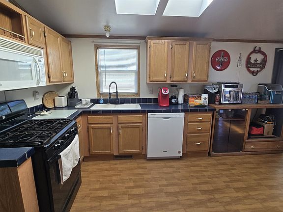 5th image of 184 Marlatt Rd
