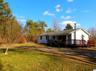 5622 S 3rd St, Hudson, NY 12534