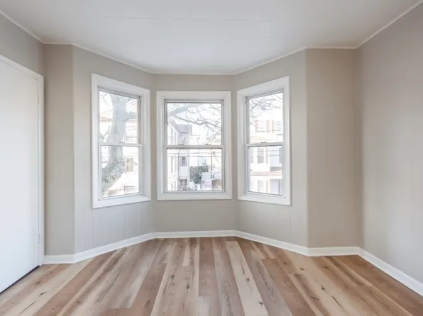 64 Katherine St #2, New Bedford, MA 02744