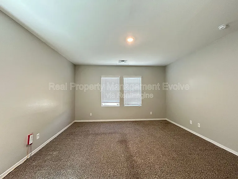 6511 W Magdalena Ln — Photo 13