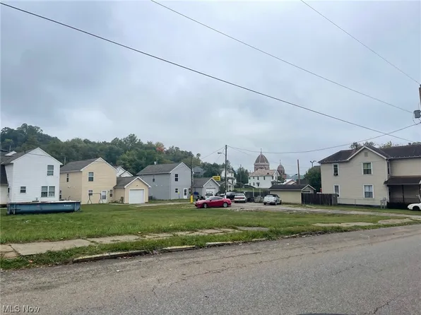 1014 Market St, Zanesville, OH 43701