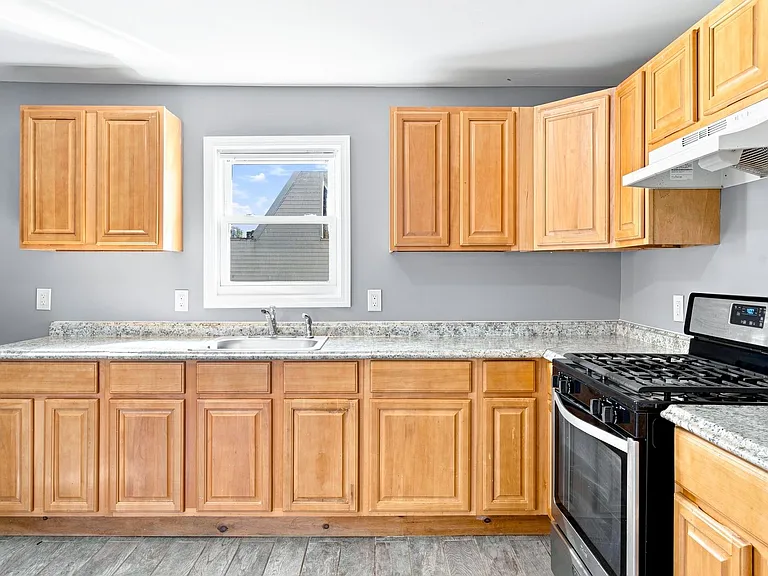 165 Central Pl — Photo 15