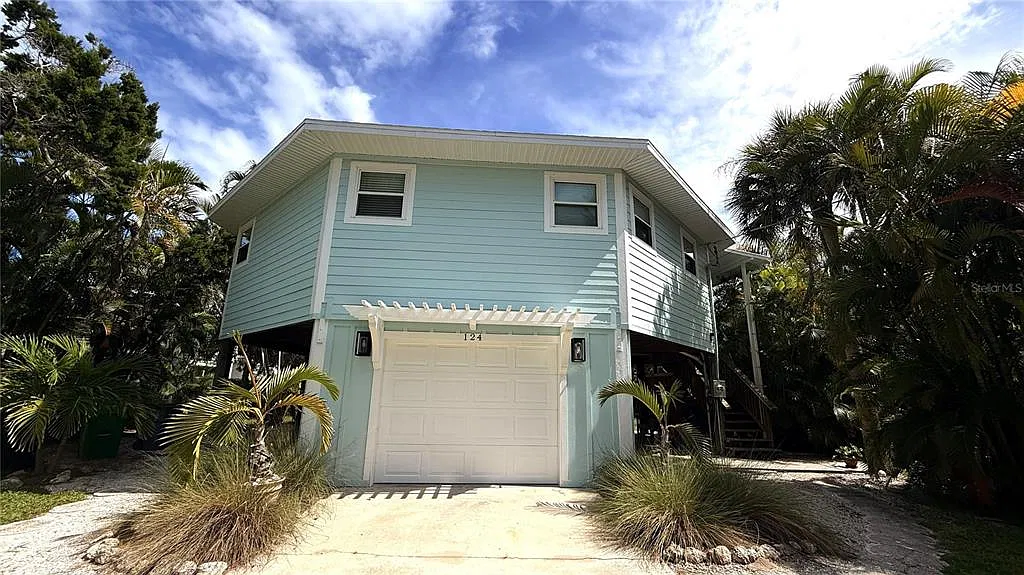 3 bed, 2.0 bath, 1202 sqft, $10,500 — Photo 2